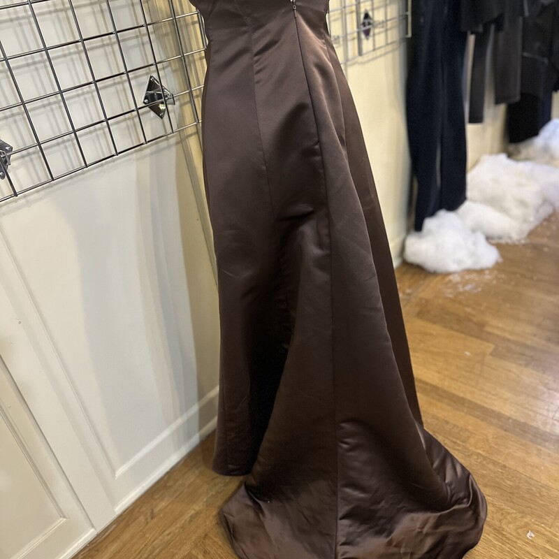 Bill Levkoff Strapless, Brown, Size: 8<br />
<br />
Shipping Is Not Available<br />
Pick Up In Store Within 7 Days OF Purchase<br />
<br />
ALL SALE FINAL<br />
NO RETURNS