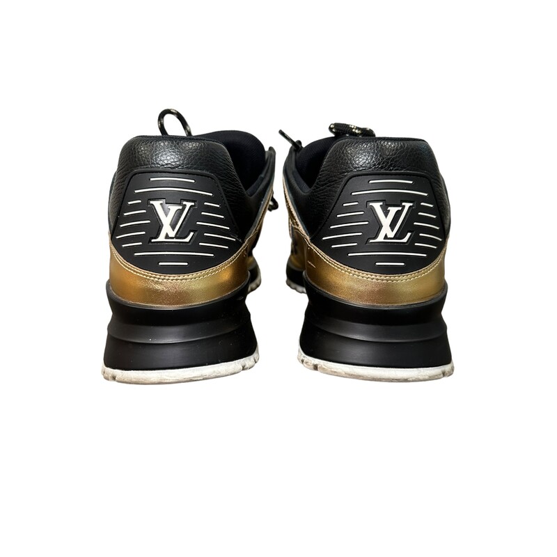 Louis Vuitton ZigZag Sneakers
Size: 7.5Mens 9.5 Womens

This is an authentic pair of Louis Vuitton Calfskin Zig Zag Sneaker  in Black and Gold. These stylish sneakers are crafted of black calfskin, with gold leather trim.