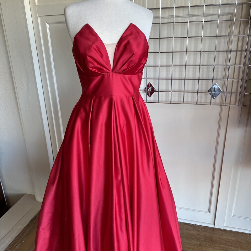 Ediths Strapless Gown, Red, Size: 8<br />
This Beautiful Strapless Red Gown Has Pockets ! Perfect for theat girl on the go ! Lipgloss and Phone Goes Right With Her !<br />
All Sale Are Final<br />
No  Returns<br />
Pick Up In Store Only