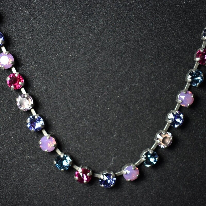 Sabika Re-Imagine London Choker Necklace
Pink Purple Silver Size: 18L