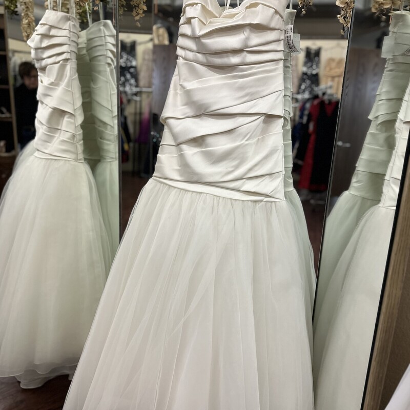 NEW Vera Wang Strapless Mermaid Style
Ivory Color Size 10
Original Price $928.00
Our Price $699.99

Shipping Is Not Available

ALL SALES ARE FINAL
NO RETURNS