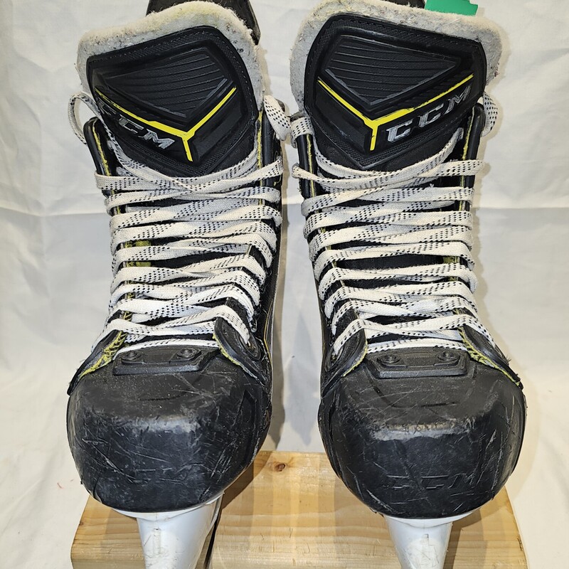 Pre-owned CCM Super Tacks AS3 Hockey Skates, Skate Size: 6