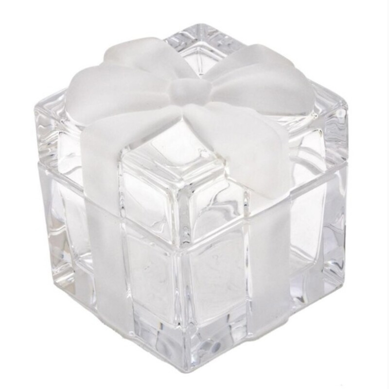 Tiffany & Co Present Box
Clear, Size: 3x3H