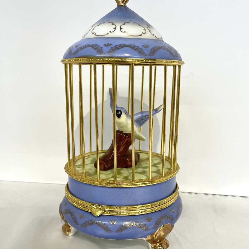 Imperial Porcelian Bird Cage
Blue Gold
Size: 4.5 x9 H
