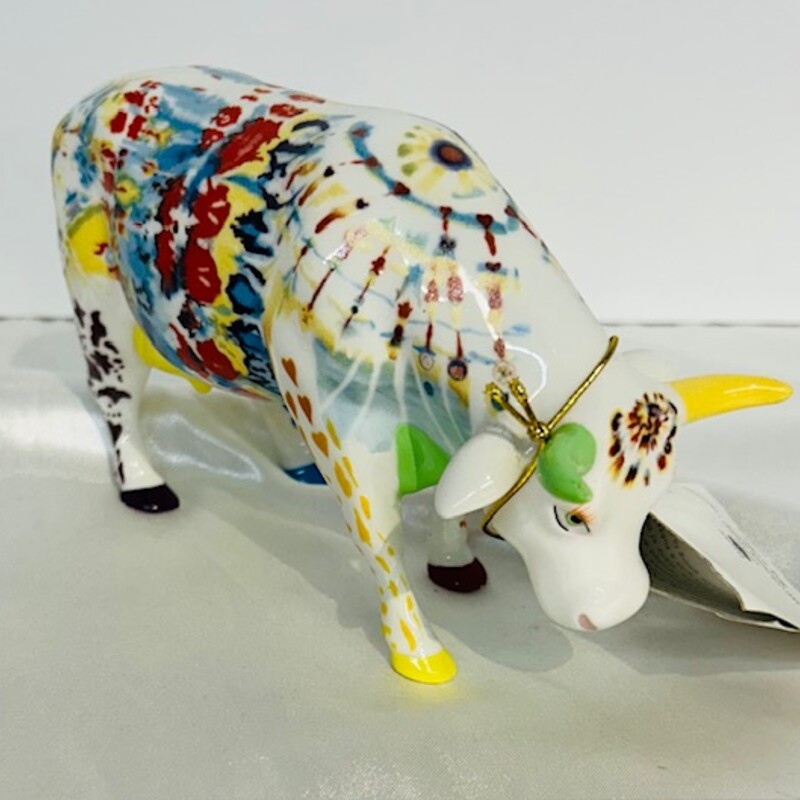 Utterly Groovy Cow
Multi Colors
Size: 6 x3.5 H