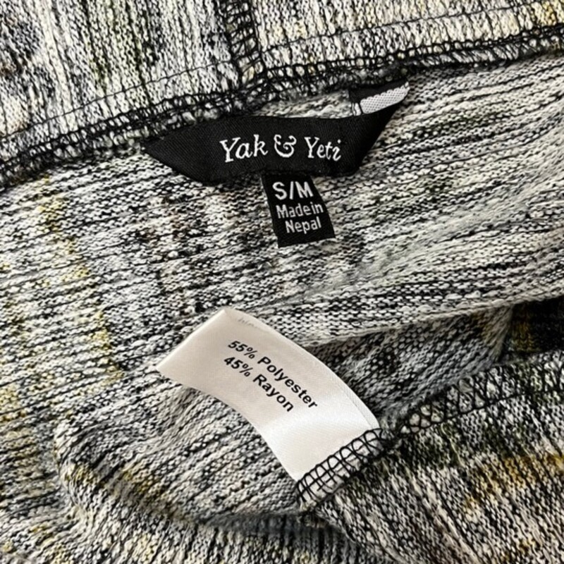 Yak & Yeti Open Cardigan
Black, Tan, Green, Yellow, and White
Has Pockets!
Size: S/M