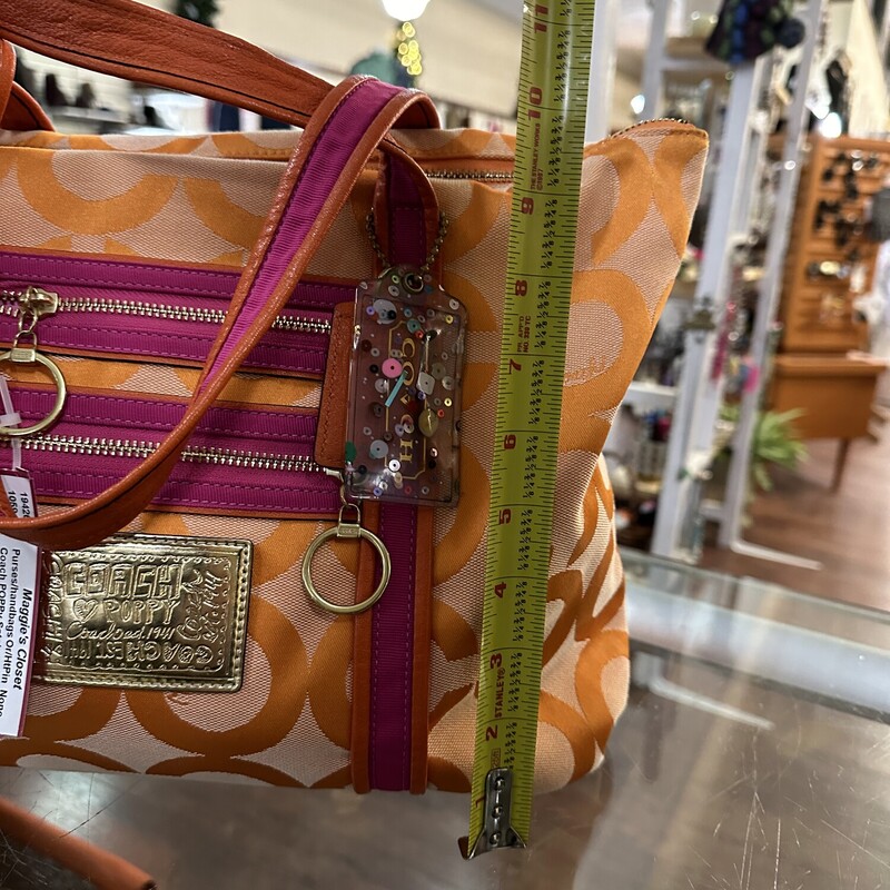 Coach POPPy Satchel, Or/HtPin, Size: 10in Tall 13 in wide<br />
Almost Perfect Conditon with this Poppy Coach !You will Be  Ready for Spring With this color choice!<br />
<br />
All Sales Final<br />
No Returns<br />
<br />
Shipping Available<br />
or<br />
Pick Up In Store Within 7 Days of Purchase
