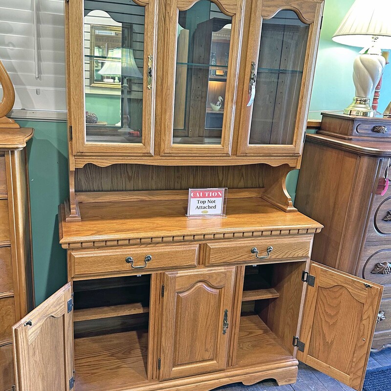 Nice China Hutch
44 In Wide x 18 In Deep x 75 In Tall.