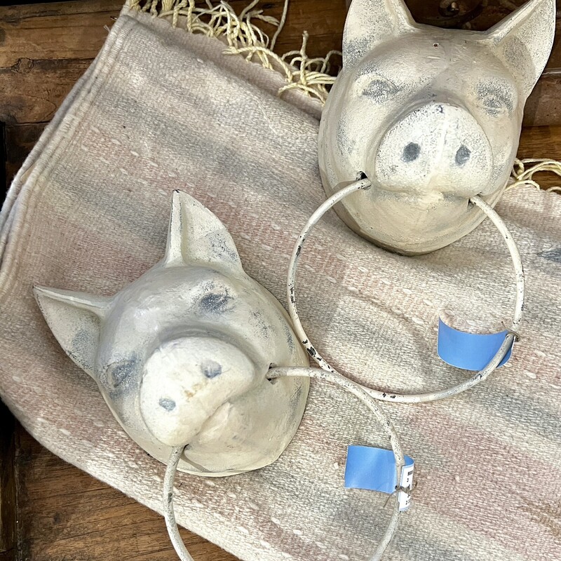 Wisteria Pig Towel hanger
2 available