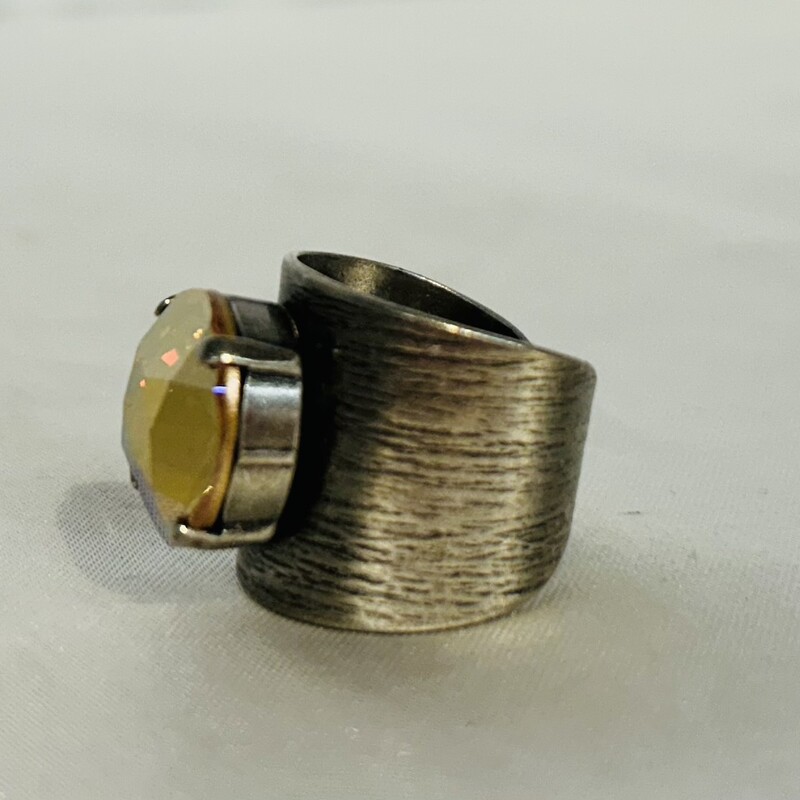 Sabika Thick Adjustable Gem Ring
Silver Gold Size: 7-Adjustable