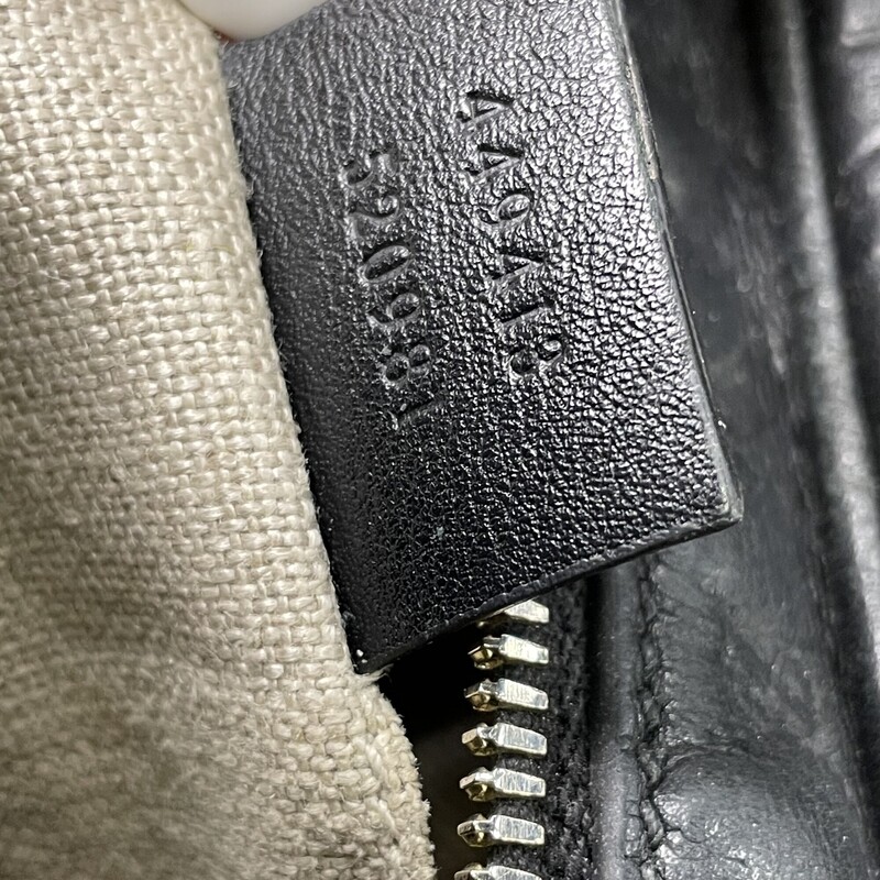 Gucci Bree Disco Leather Crossbody<br />
<br />
Dimensions:<br />
8.5W x 7H x 3D<br />
20-23 strap drop<br />
<br />
Color: Black