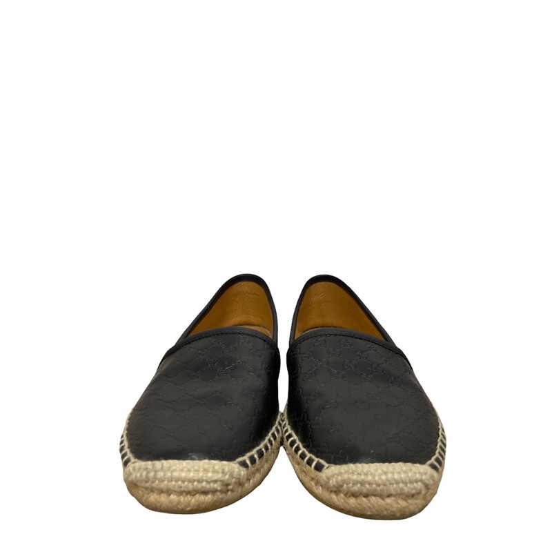 Gucci GG Microguccisima<br />
Size 35<br />
Gucci Leather Espadrilles<br />
Black<br />
Semi-Pointed Toes