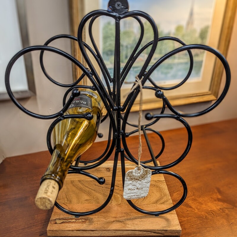 Iron Wood 6 Wine Caddy
Black Iron with Brown Wood Base
Size: 12x9x15H