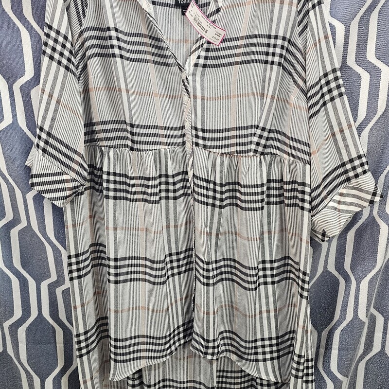 Hi Lo Blouse done in black and white plaid with beige. Super cute for summer.
