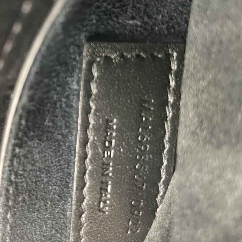 Saint Laurent Le 5A7 quilted velvet shoulder bag with<br />
lambskin leather trim<br />
Adjustable shoulder strap<br />
Flap top with YSL logo lettering on front<br />
Golden hardware<br />
Approx. 7.1H x 7.5W x 2.2D<br />
Date: 2022 Model