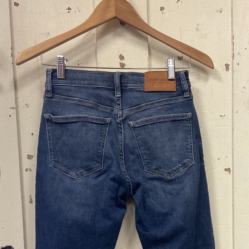 Den Frayed Jeans
Blue
Size: 4