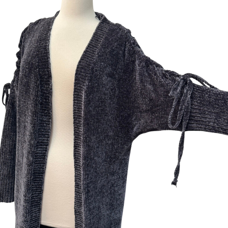 Molly Bracken Cardigan
Chenille Fabric
lace Up Sleeve Detail
Color: Gray
Size: S/M