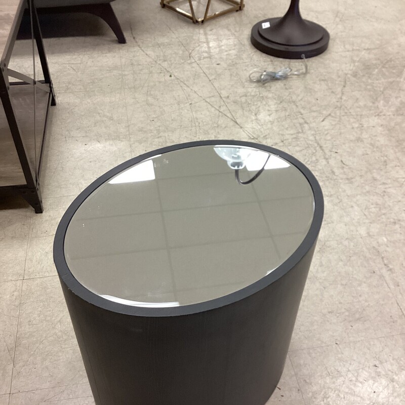Mirror Top Side Table, Blk, Oval<br />
18 in oval x 18 in t