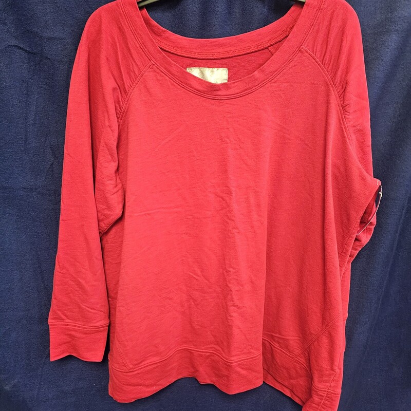 Long sleeve light weight sweatshirt in red.