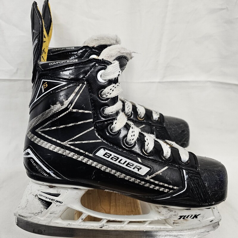 Pre-owned Bauer Supreme 1S Youth Hockey Skates, Size: Y13.5, damaged tendon guards.  MSRP $169.99