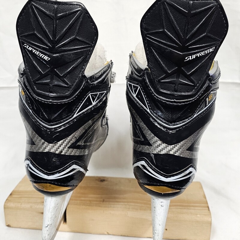 Pre-owned Bauer Supreme 1S Youth Hockey Skates, Size: Y13.5, damaged tendon guards.  MSRP $169.99