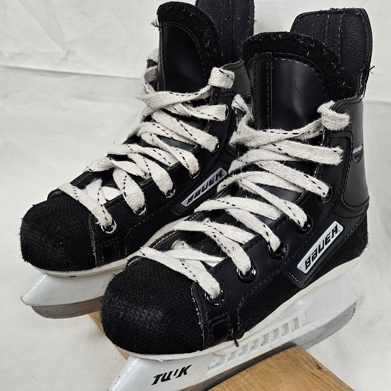 Pre-owned Bauer Impact 100 Youth Hockey Skates, Size: Y9