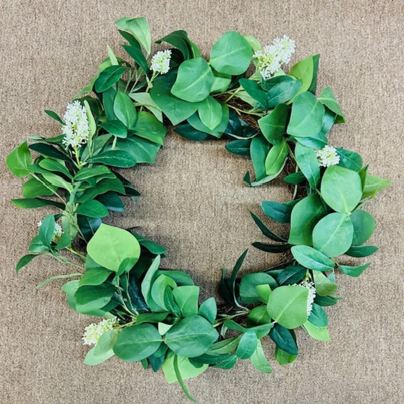 Greens And Bulbs Wreath
Green and White
Size: 22 Diameter