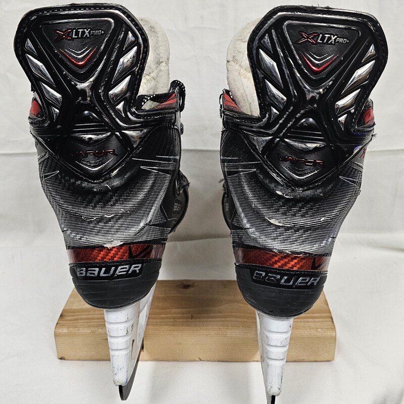 Pre-owned Bauer Vapor XLTX Pro+ Intermediate Hockey Skates With Carbon Blades, Size: 4, MSRP $429.99