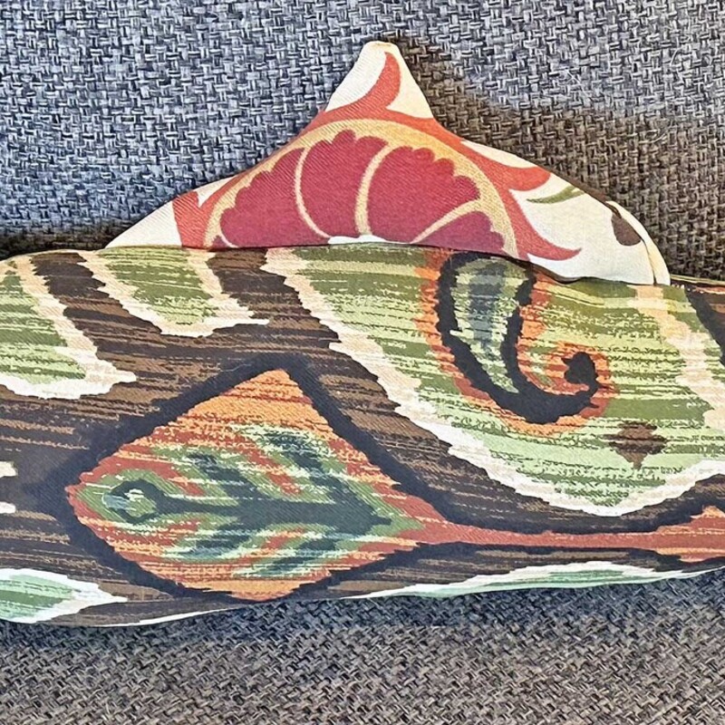 Handmade Fish Neck Pillow
22 In x 7 In.