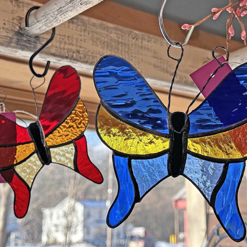 Red Yellow BFly Stained Glass
6 In x 6 In.