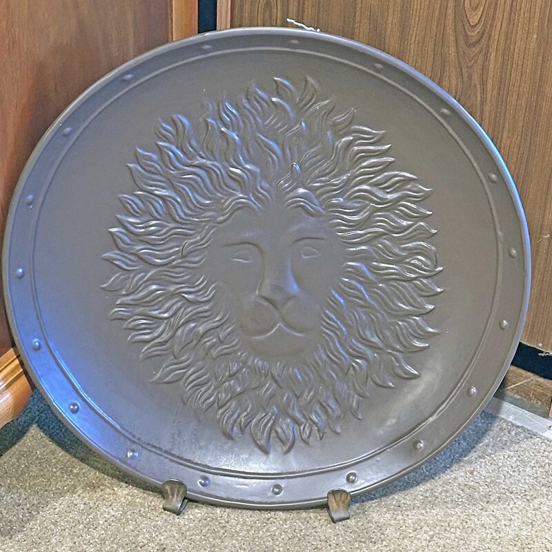 Lion Face Charger/Stand