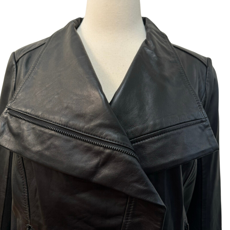 Trouve Moto Style Jacket
Super Soft Leather with Zippered Pockets
Color: Black
Size: Large