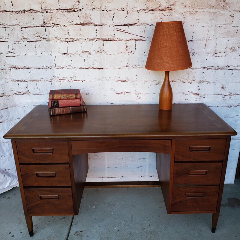 MCM Lane Acclaim Desk. In good condition with minor wear.  Size: 23W x 50L x 29T
