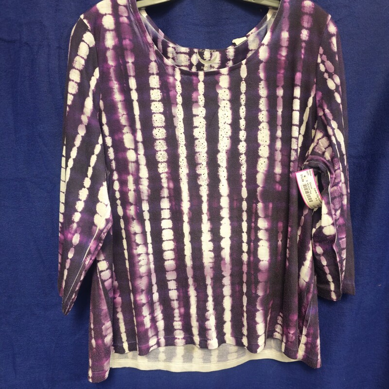 Half sleeve knit top in purple and white with added bling on the chest