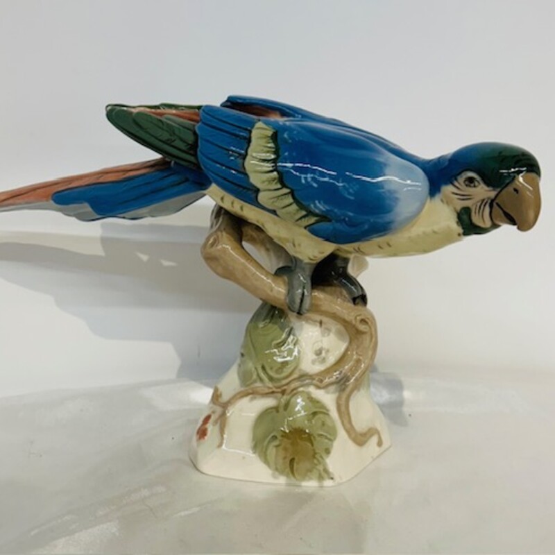 Royal Dux Macaw Bird
Blue, Green and White
Size: 12x6.5H