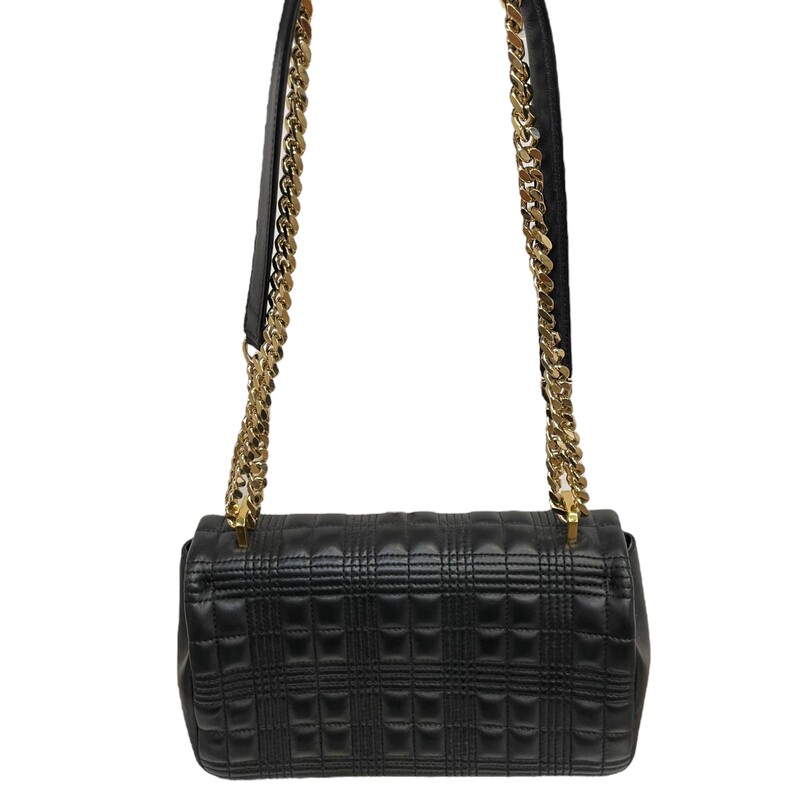 Burberry Lola Black
Burberry Crossbody Bag
Black Leather
Gold-Tone Hardware
Chain-Link Shoulder Strap
Canvas Lining & Single Interior Pocket
Flap Closure at Front

Dimensions:
Shoulder Strap Drop: 18.5
Height: 6.75
Width: 11
Depth: 2.5

Code: ITPELMAG8526PRA