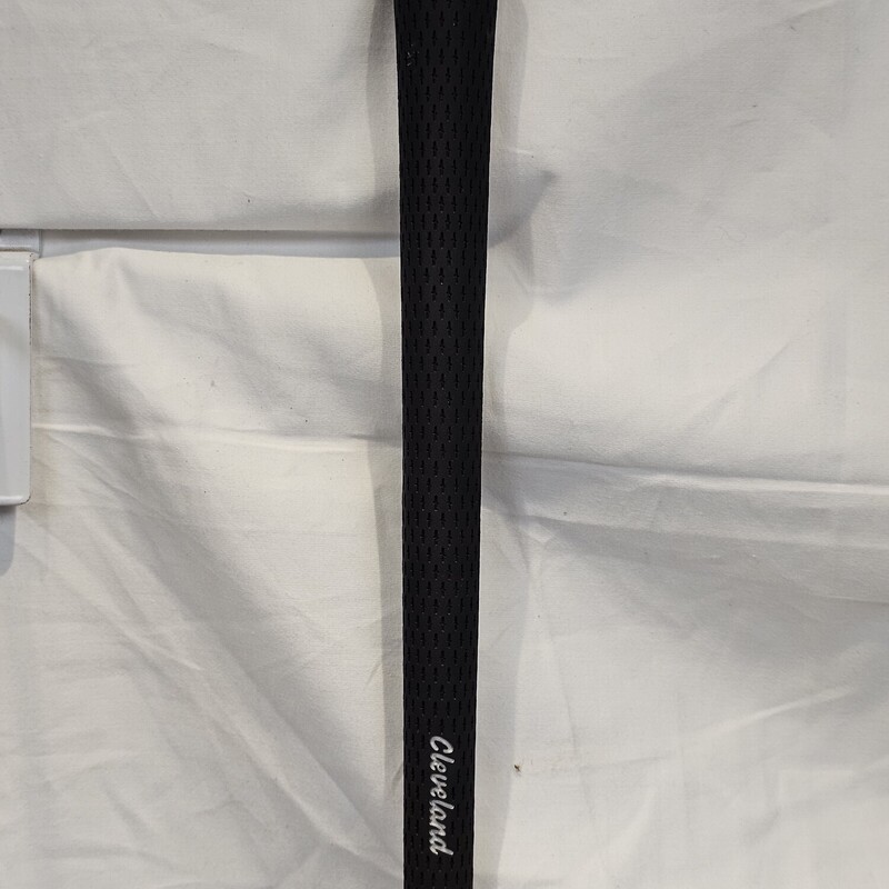 Cleveland CG Black 6 Iron Golf Club
Size: Mens 38.25 inch
Speed Innovation Face
Mitsubishi Rayon Bassara Graphite Shaft
Flex: Regular
Lamkin Grip

Gently Used: Excellent Condition