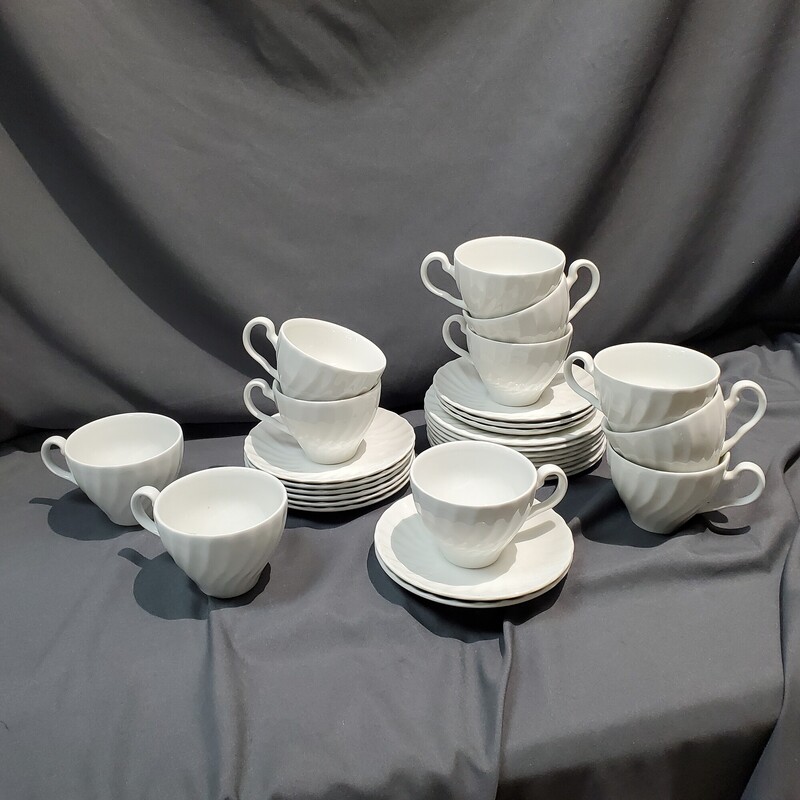 30pc Tea Set W Plates