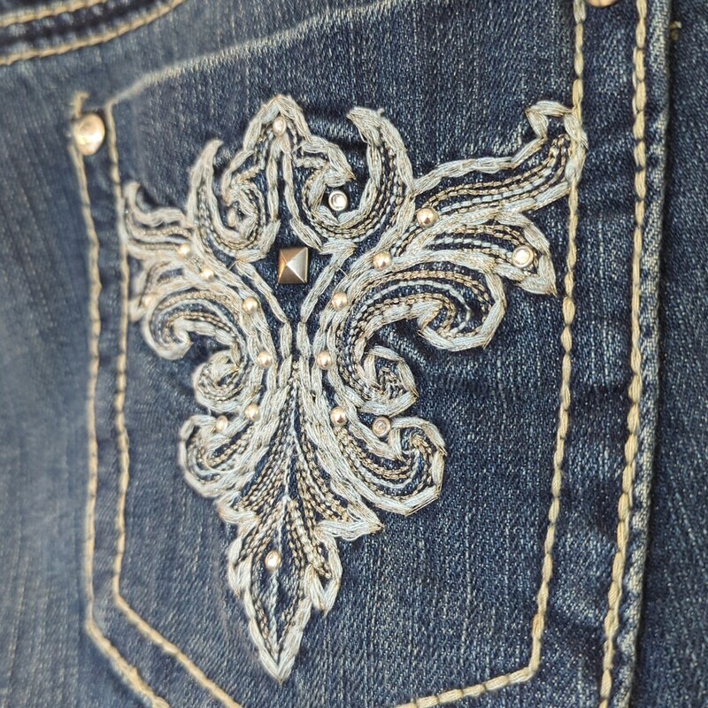 Ana Jeans, M Wash, Size: 32 (14)
NEW WITH TAGS
Embellished designs & rhinestones
Bootcut