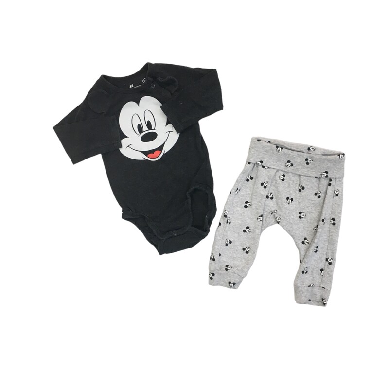2pc Long Sleeve Onesie/Pants (Organic/Mickey Mouse), Boy, Size: 9m

Located at Pipsqueak Resale Boutique inside the Vancouver Mall or online at:

#resalerocks #pipsqueakresale #vancouverwa #portland #reusereducerecycle #fashiononabudget #chooseused #consignment #savemoney #shoplocal #weship #keepusopen #shoplocalonline #resale #resaleboutique #mommyandme #minime #fashion #reseller

All items are photographed prior to being steamed. Cross posted, items are located at #PipsqueakResaleBoutique, payments accepted: cash, paypal & credit cards. Any flaws will be described in the comments. More pictures available with link above. Local pick up available at the #VancouverMall, tax will be added (not included in price), shipping available (not included in price, *Clothing, shoes, books & DVDs for $6.99; please contact regarding shipment of toys or other larger items), item can be placed on hold with communication, message with any questions. Join Pipsqueak Resale - Online to see all the new items! Follow us on IG @pipsqueakresale & Thanks for looking! Due to the nature of consignment, any known flaws will be described; ALL SHIPPED SALES ARE FINAL. All items are currently located inside Pipsqueak Resale Boutique as a store front items purchased on location before items are prepared for shipment will be refunded.