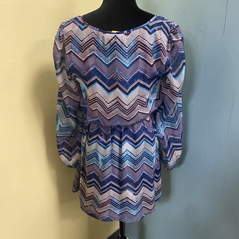 a great pattern, full of zigs & zags
lots of color
scoop neck, elastic waist, with tie
sheer sleeves
lined through the bodice

Speechless, Blue, Size: L