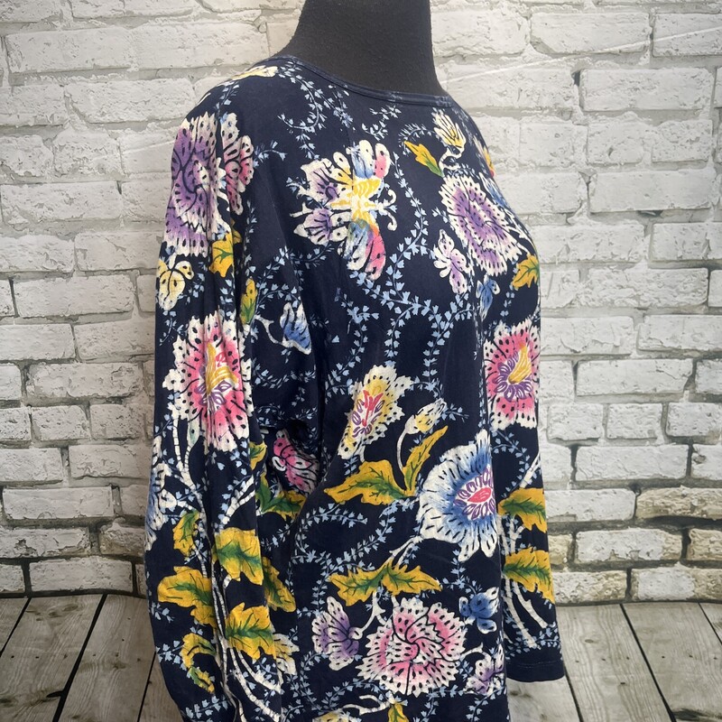 Handloom Batiks, Floral, Size: Medium