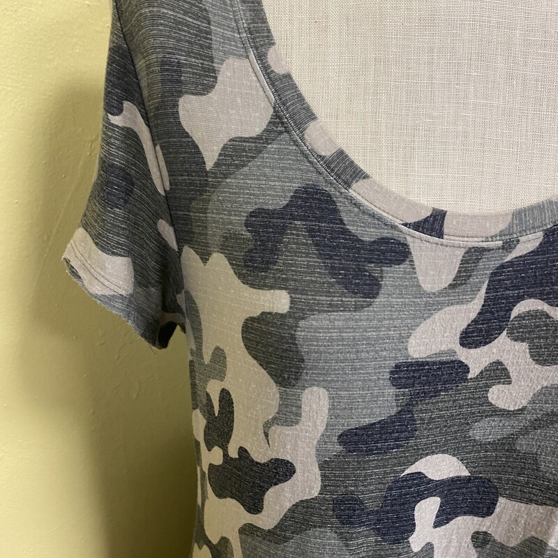 this tshirt dress, with a slight aline flare, is perfect for any day of the week!  Dress it up with a jean jacket or wear alone!!!!

Est 1946, Camo, Size: L