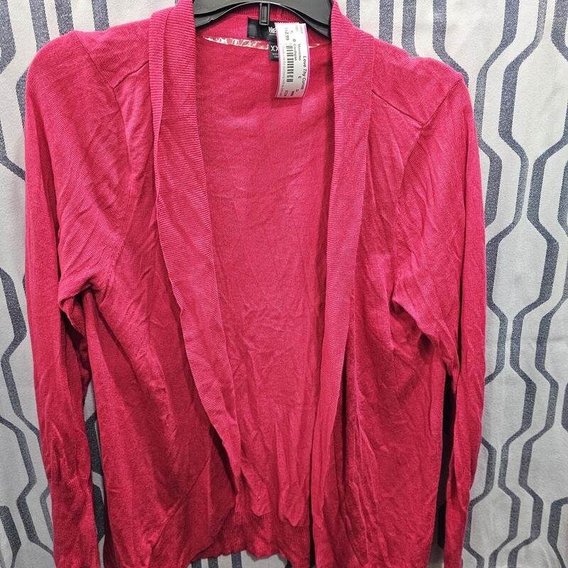 Long sleeve super light weight no close front cardigan in pink.