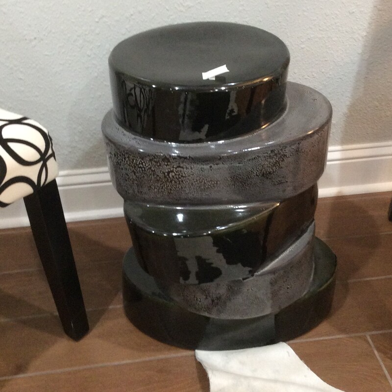 Ceramic end table, a look of stacked rocks painted gray and black, Set of 2  Size: 13 x 21