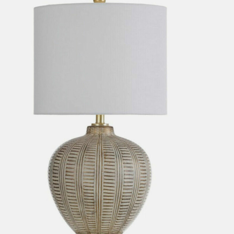 Baffo Gold Table Lamp
White and Gold
Size: 15x28H