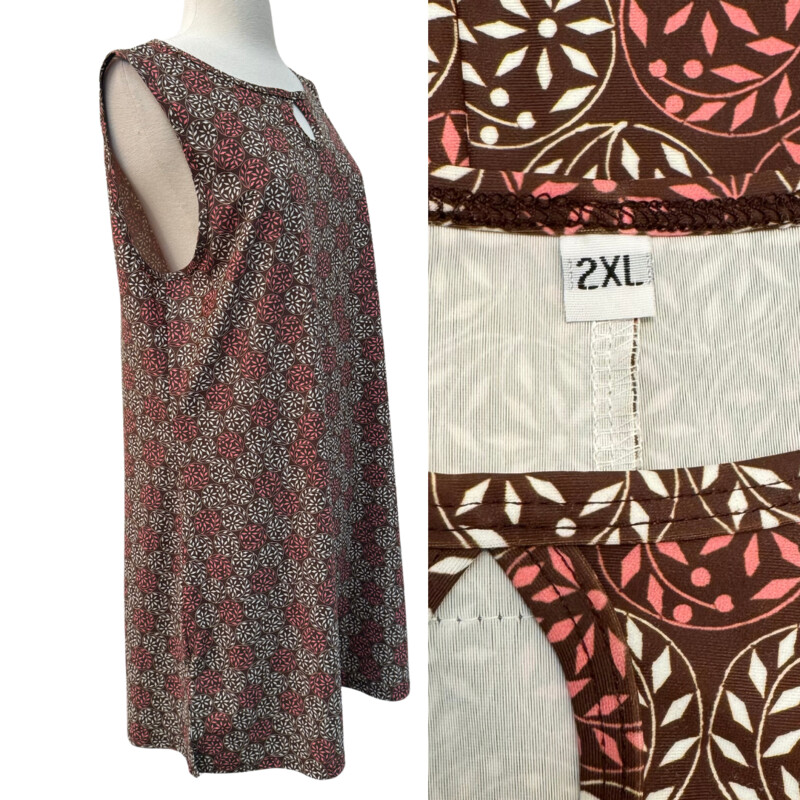 Nuu Muu Sundae 2019 Active Dress<br />
Keyhole Detail<br />
Colors: Brown and White<br />
Size: 2X