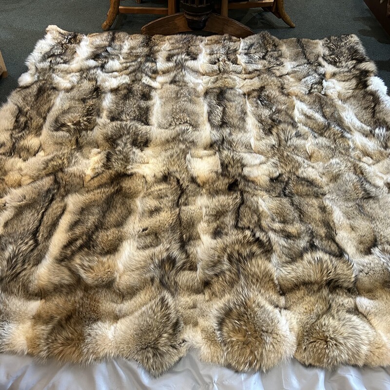 Locally Made. Select Western Heavy Coyote Fur, 85x90, Size: KING.