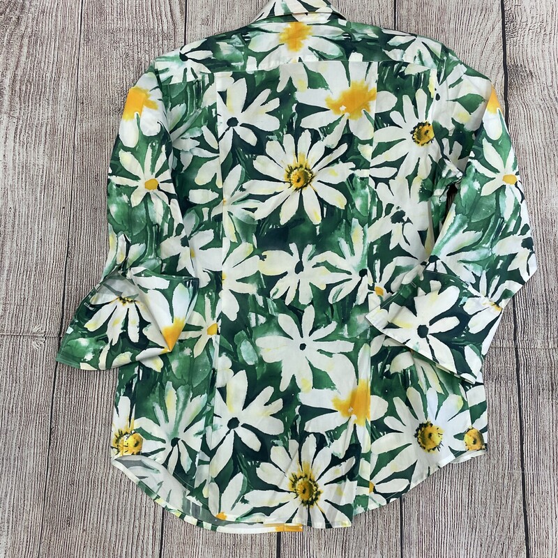 New Blouse kelly green with yellow daisies all over it  Size: Large
