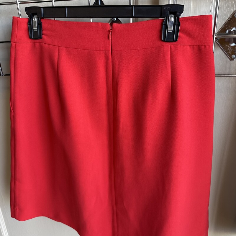 Nwt Banana Republic Skirt, Red, Size: 6<br />
mini skirt<br />
New with tags<br />
All sales final<br />
Free in store pick up within 7 days of purchase<br />
shipping available